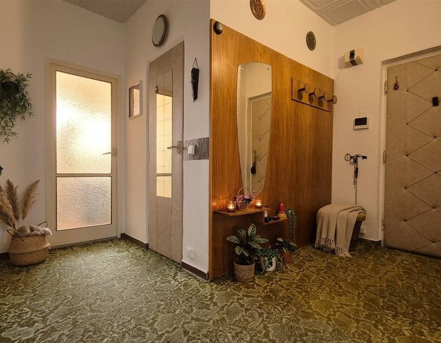 7 Ibsenova 3+1 chodba